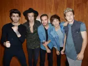 Zayn Malik Rejoins One Direction's Original Company, Sparks Reunion Hopes