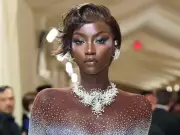 Anok Yai Wins Model of the Year at 2025 Fashion Awards in Stunning Red Carpet Look