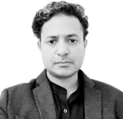 Over 727,000 Pakistanis Fled in 2023: A Nation's Silent Exodus