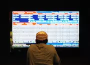 PSX Extends Bullish Run: KSE-100 Gains 931 Points Amid Volatile Trading