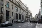French Police Thwart Bomb Attack Outside US Bank in Paris