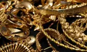 Gold Prices Surge in Pakistan, Mirroring Global Market Gains