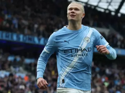 Manchester City Keep Title Race Alive as Liverpool Held by Chelsea