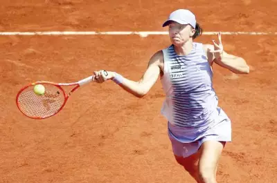 Swiatek Advances, Andreeva, Kostyuk, Teichmann Shine at Roland Garros