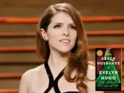 Anna Kendrick, Netflix'te Evelyn Hugo'nun Yedi Kocası filmini yönetecek