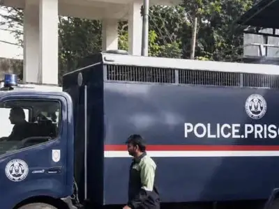 14 Prisoners Escape From Prison Van in Rawalpindi: 5 Cops Arrested