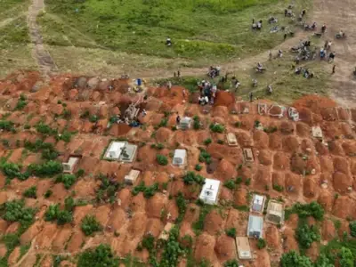 Ebola Fears Rise as 30 Die in Congo Displacement Camp