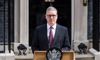 Fall of UK PM Keir Starmer Offers Cautionary Tale for US Democrats on Moderation