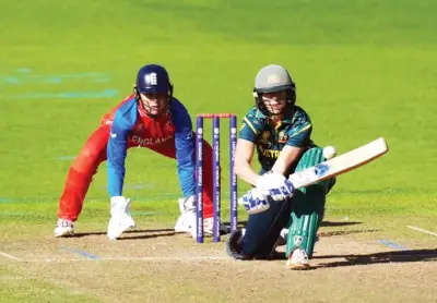 Perry Powers Australia to Win Over England in Women's T20 World Cup Warm-Up