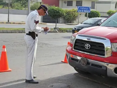 Rawalpindi Traffic Police Cracks Down on Illegal Friday Car Market