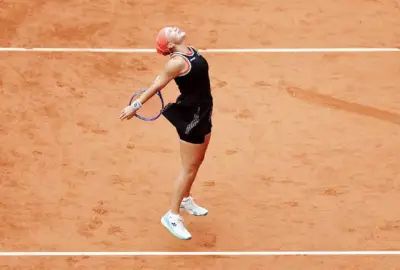 Shnaider Stuns Sabalenka in French Open Upset; Cobolli Reaches Semis