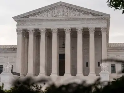US Supreme Court Blocks Trump from Firing Fed Governor Lisa Cook