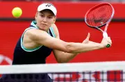 Elena Rybakina Stages Comeback to Beat Tatjana Maria at Queen’s Club