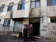 Israeli Settlers Torch Mosques in West Bank Villages, Mayors Report