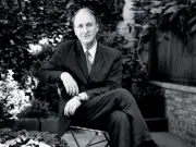 John Loring, Tiffany & Co. Design Director, Dies at 86