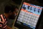 KSE-100 Drops 831 Points on Geopolitical Tensions, Profit-Taking