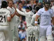 Kyle Jamieson takes 3-37 as New Zealand push for series-levelling win against England at The Oval