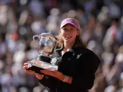 Mirra Andreeva, 19, Wins French Open; Youngest Champion Since Seles
