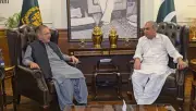 Naqvi assures Sindh govt of full support in combating crime