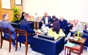 Pakistan, Iran Discuss Boosting Trade to $10 Billion, Resolving SEZ Issues
