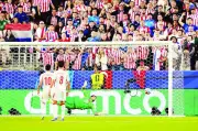 Paraguay Beat Turkey 1-0 Despite Red Card; USA Top Group D