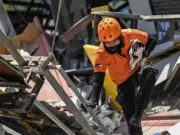 Philippines Earthquake Death Toll Tops 40, Doctors Treat Patients in Tents