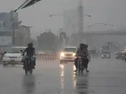 PMD Forecasts Dusty Winds, Light Rain in Karachi Until Friday