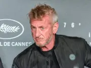 Sean Penn Swears Off Selfies, Large Gatherings for Mental Health