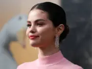 Selena Gomez Deletes Post Sparking Taylor Swift Knicks Fandom Speculation
