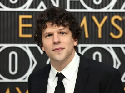 Jesse Eisenberg Rejects Leaving US Over Trump, Cites Responsibility to Stay and Help
