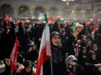 Massive Funeral for Iran's Khamenei Draws Tens of Thousands in Tehran