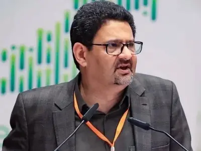 Miftah Ismail, Sindh govt clash over PPP's governance in province