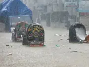 Bangladesh Floods Kill 44, Strand Over 1 Million